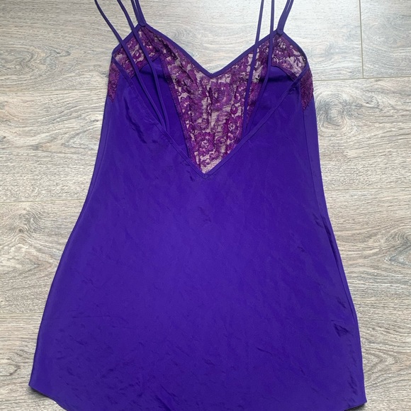 Victoria’s Secret slip - Picture 2 of 4